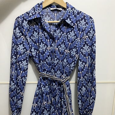 Robe Zara bleue à motifs - taille M