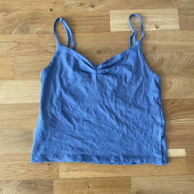 Blaues Tanktop mit Spaghettitraegern
