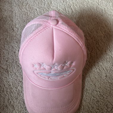 Casquette rose brodee