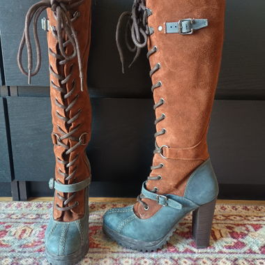 Stivali alti in pelle Bata