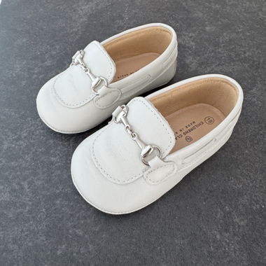 Weisse Kinder-Loafer Grösse 19