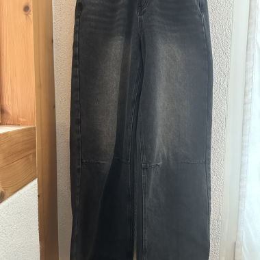Black Wide-Leg Jeans