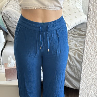 Blaue Stoffhose
