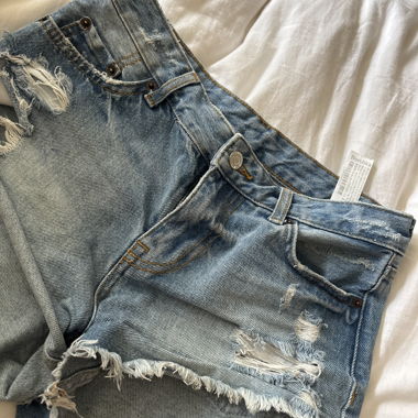 Short jeans Bershka a vita media 
