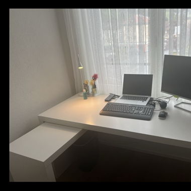 IKEA Eckpult mit Ausziehplatte