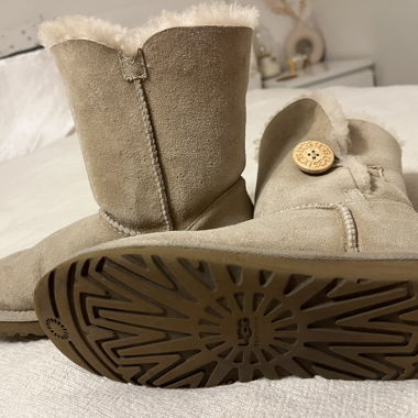 UGG Boots: Bailey button Gr. 37