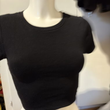 Schwarzes Crop-Top mit Schnürung – New Yorker – M