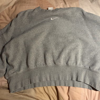 Sweat Nike gris