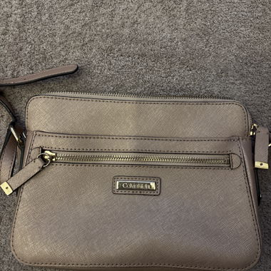 Calvin Klein Umhängetasche taupe