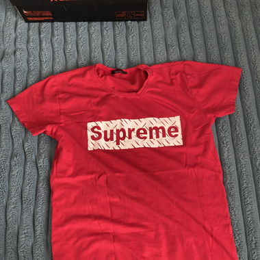 Supreme tshirt