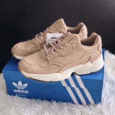 Adidas Falcon