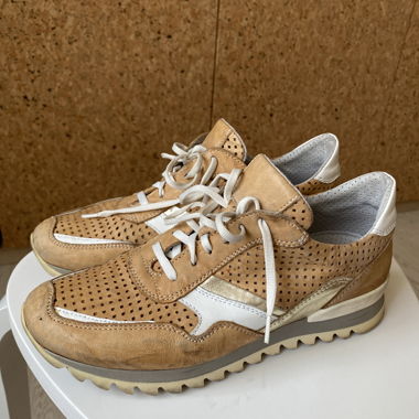 Sneakers in pelle beige
