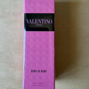 Valentino Donna Born in Roma