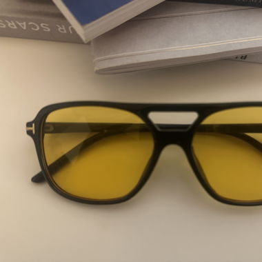 Pilot sunglasses
