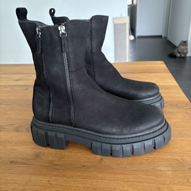 Black chunky boots size 40