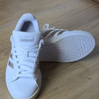Chaussures Adidas GRAND COURT 2.0
