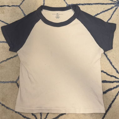 Brandy Melville baby tee