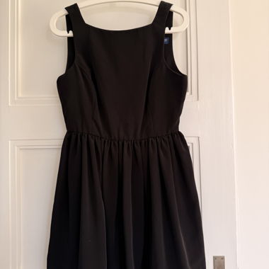 Schwarzes American-Apparel-Kleid