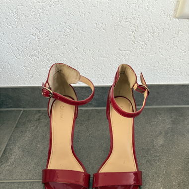 High Heels rot