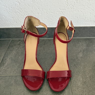 High Heels rot
