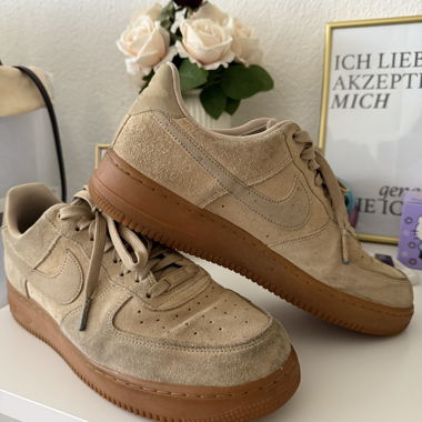 Nike Air Force 1 Suede (beige / brown sole)
