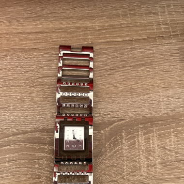 Uhr ..