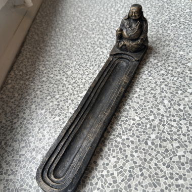 Handgemachter Räucherstäbchenhalter aus Thailand