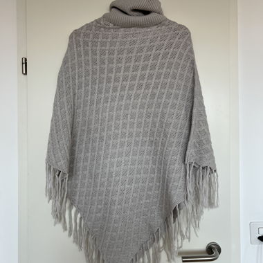 Poncho gris