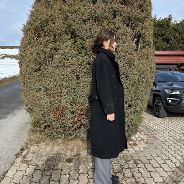 Yves Saint Laurent Mantel