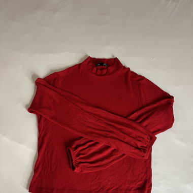 red top with collar 