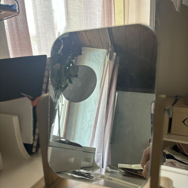 desk/make-up mirror