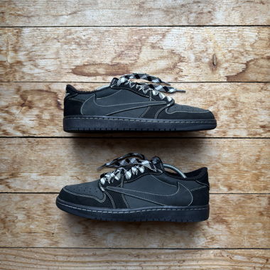 Travis Scott Jordan 1 Low Phantom