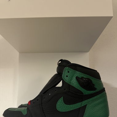 Jordan 1 Pine Green 2.0
