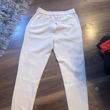 Pantaloni beige Vero Moda 36