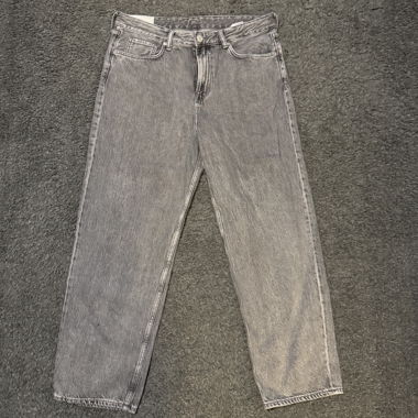Graue Loose-Fit Jeans