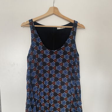 Robe légère avec noeud 