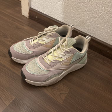 Pastellfarbene Sneakers