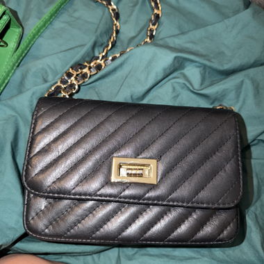 Sac à bandoulière matelassé en noir