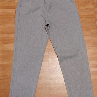 Graue Stoffhose