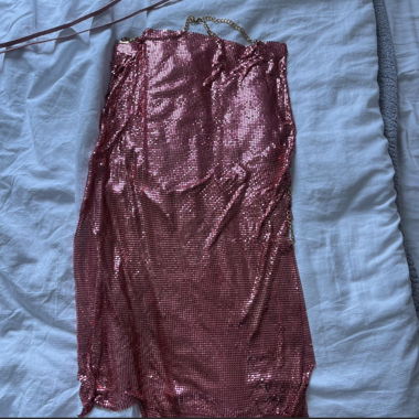 Rosa Pailletten-Abendkleid