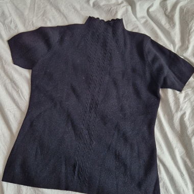 Maglia in maglia scura