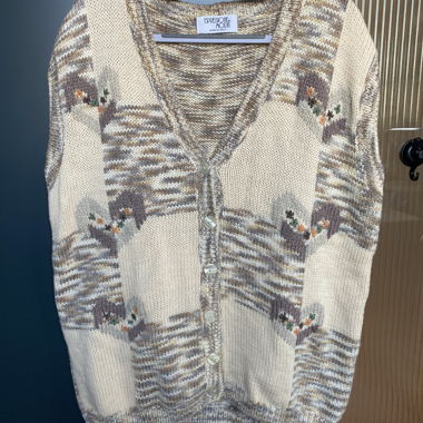 knitted vest