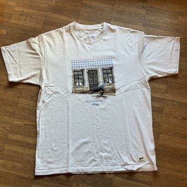 Weisses T-Shirt mit Skate-Print