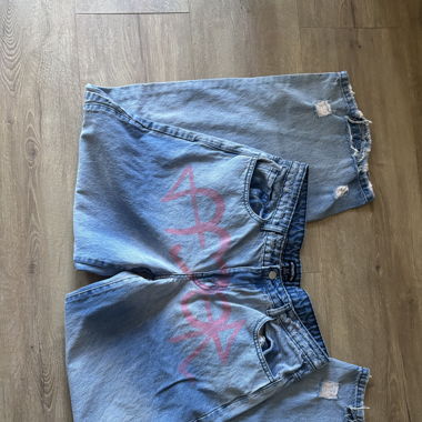 printed baggy jeans