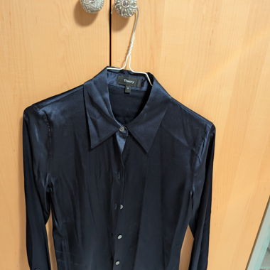 Blaue Satin Bluse