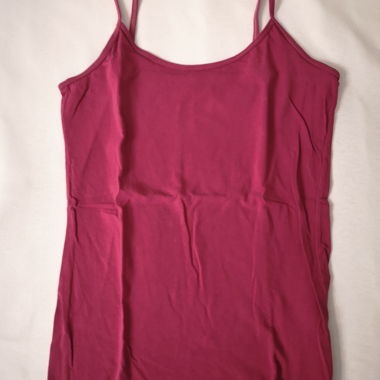 Top rosa con spalline sottili