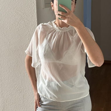 Global Work Wehite blusa bianca velata con scollo in pizzo