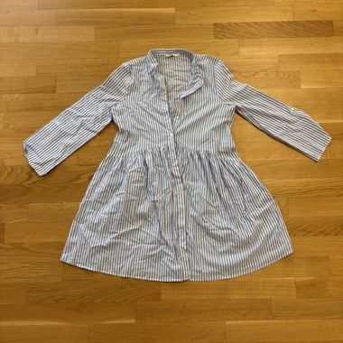 Vestito estivo a righe carino