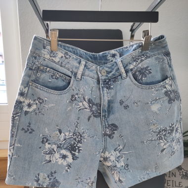 Blumen Shorts