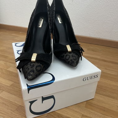 GUESS High Heels